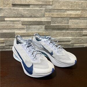 WOMEN'S NIKE VAPORFLY 4 RUNNING SHOES SIZE 5